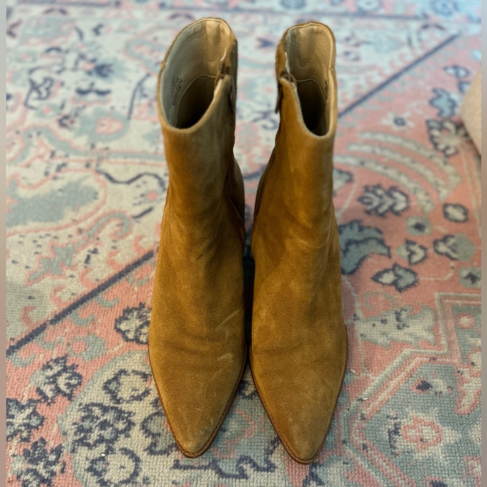 Matisse Caty Bootie in Fawn Suede size 10
